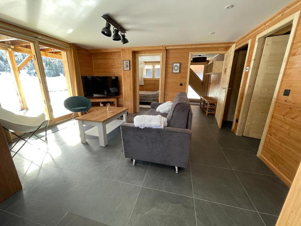 Appartement Lumineux Neuf Dans Bas De Chalet Le Douglas Ла-Жу-дю-Луп Экстерьер фото
