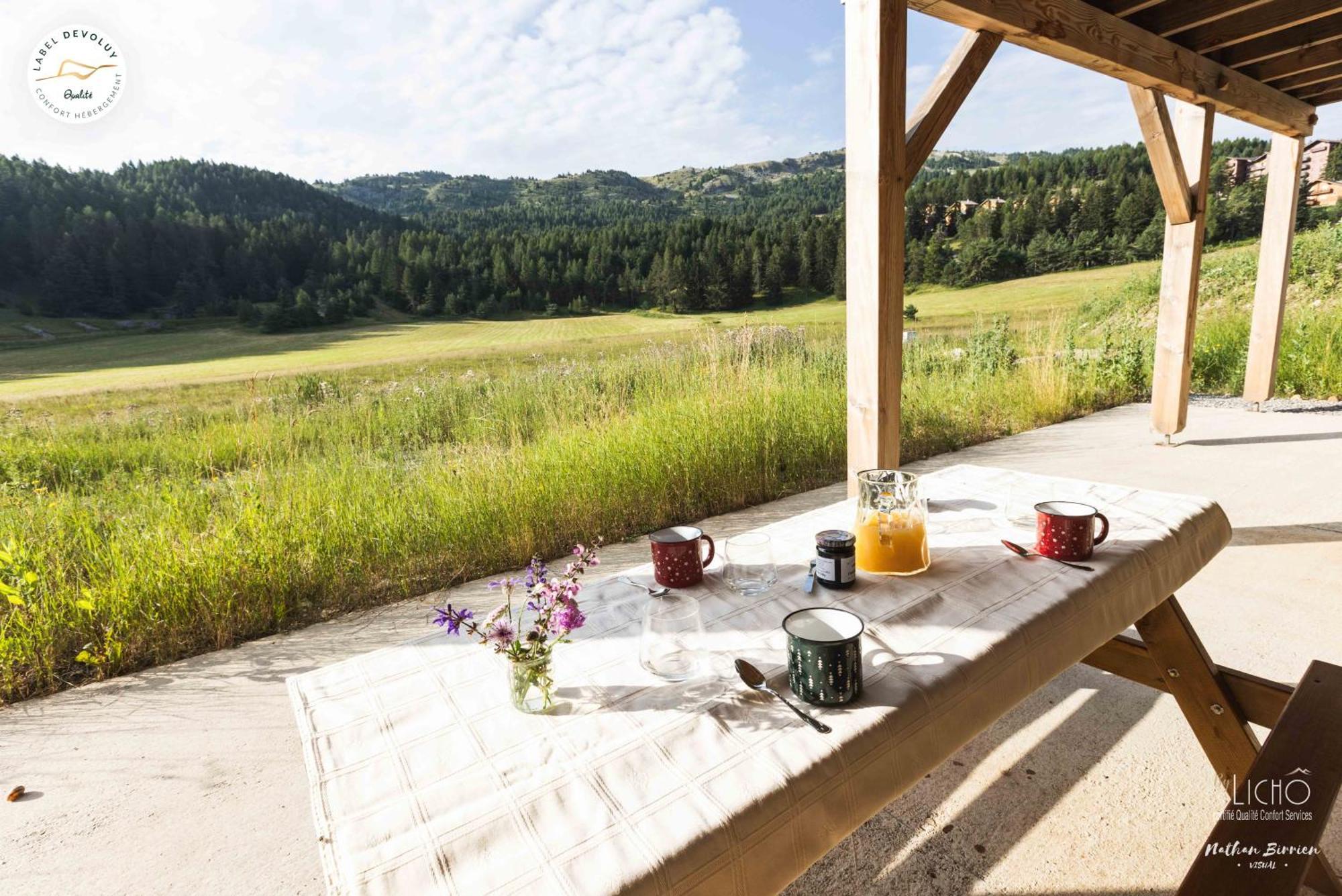 Appartement Lumineux Neuf Dans Bas De Chalet Le Douglas Ла-Жу-дю-Луп Экстерьер фото