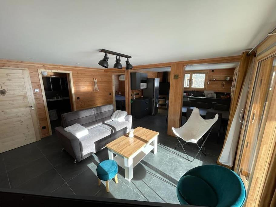 Appartement Lumineux Neuf Dans Bas De Chalet Le Douglas Ла-Жу-дю-Луп Экстерьер фото