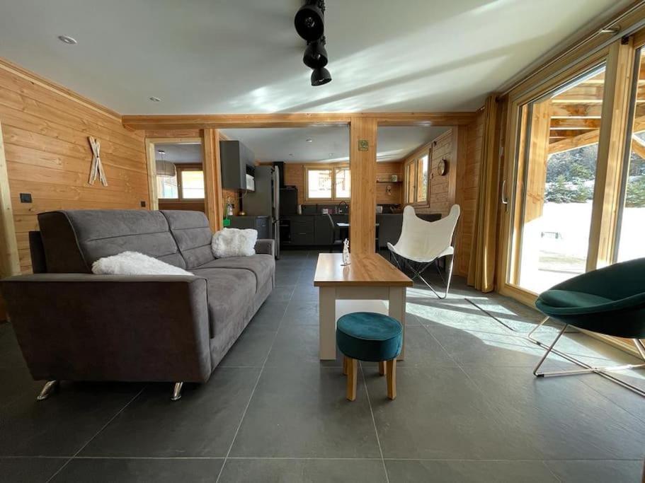 Appartement Lumineux Neuf Dans Bas De Chalet Le Douglas Ла-Жу-дю-Луп Экстерьер фото